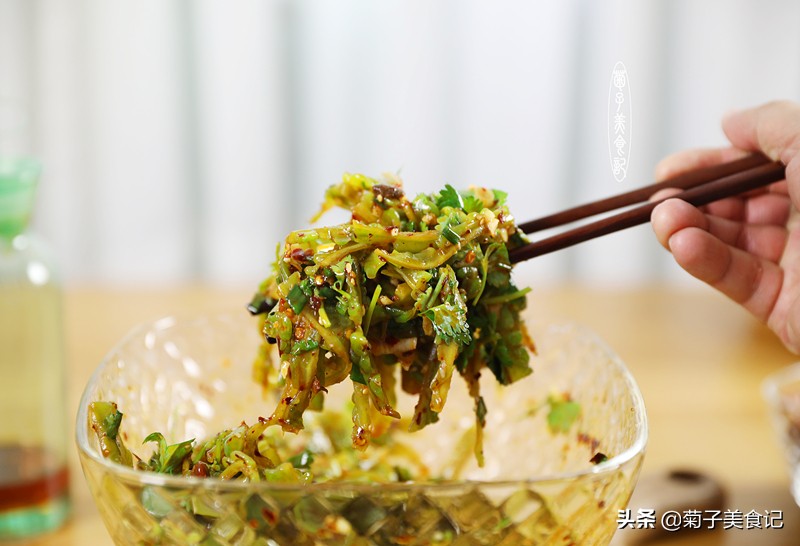 凉拌苦瓜最好吃的做法不泼油,凉拌苦瓜甜最好吃的做法