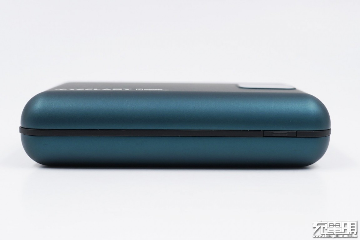 台电能量怪兽57000毫安充电宝拆解,台电20000毫安充电宝拆解