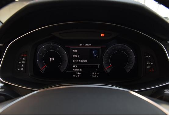 奥迪A6L，搭配3.0T动力，百公里加速仅需6.6秒，油耗9.6L，颜值高