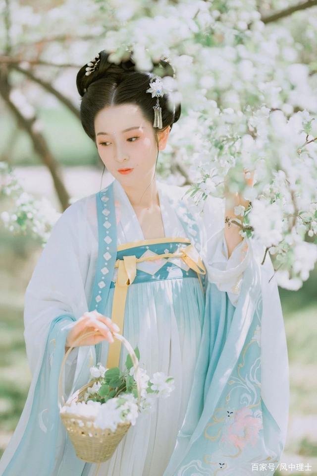 中国风古装汉服仙气襦裙方领齐胸,汉服魏晋古装交领齐腰襦裙中国风