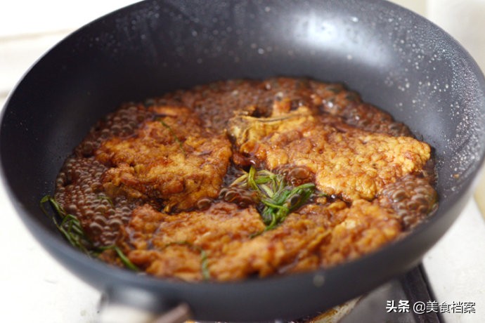 正宗上海葱烧大排的做法，学会这几个窍门，鲜嫩多汁！