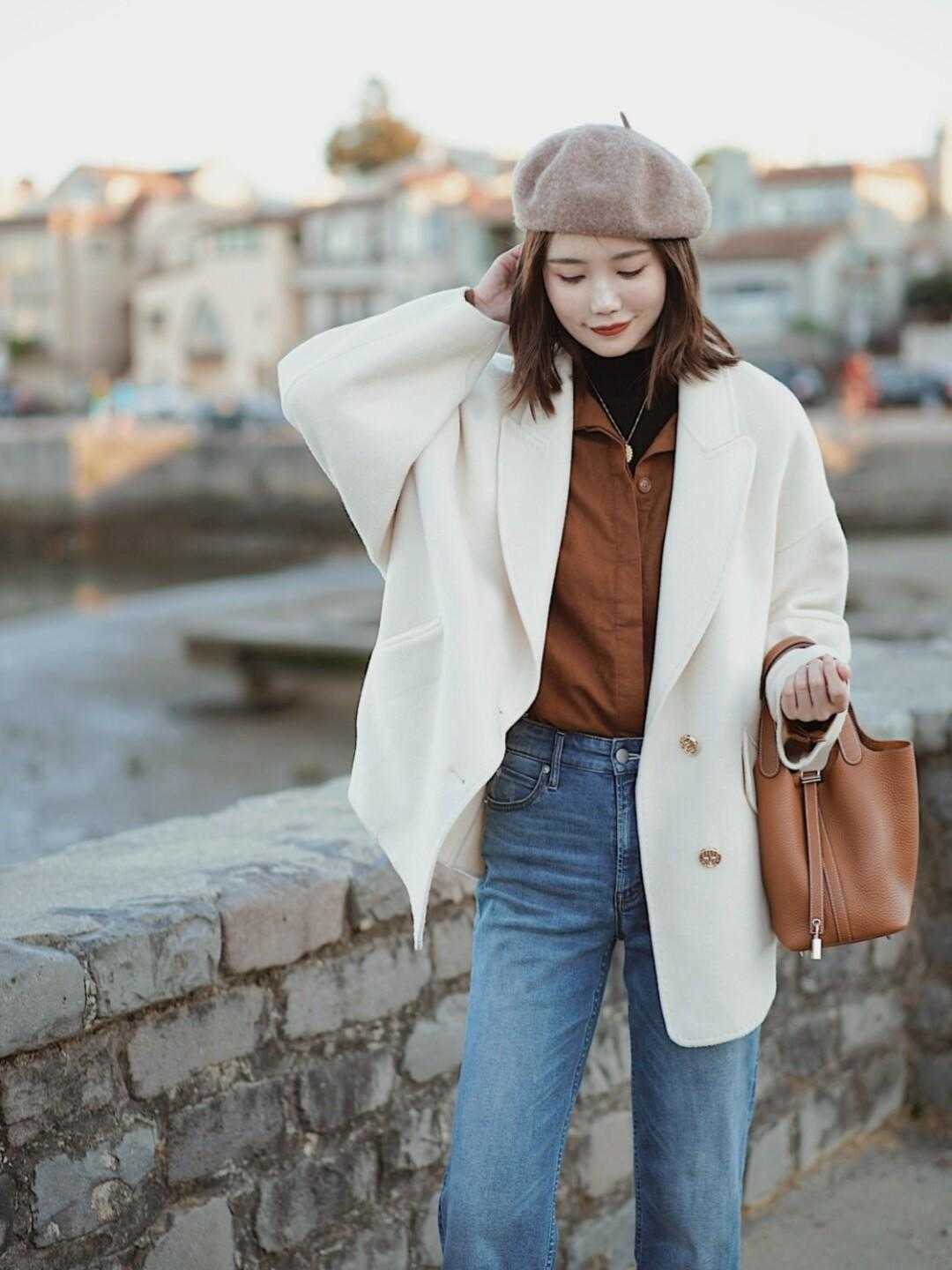 高个子驼色大衣搭配小香风连衣裙,小个子穿驼色大衣配什么裙子