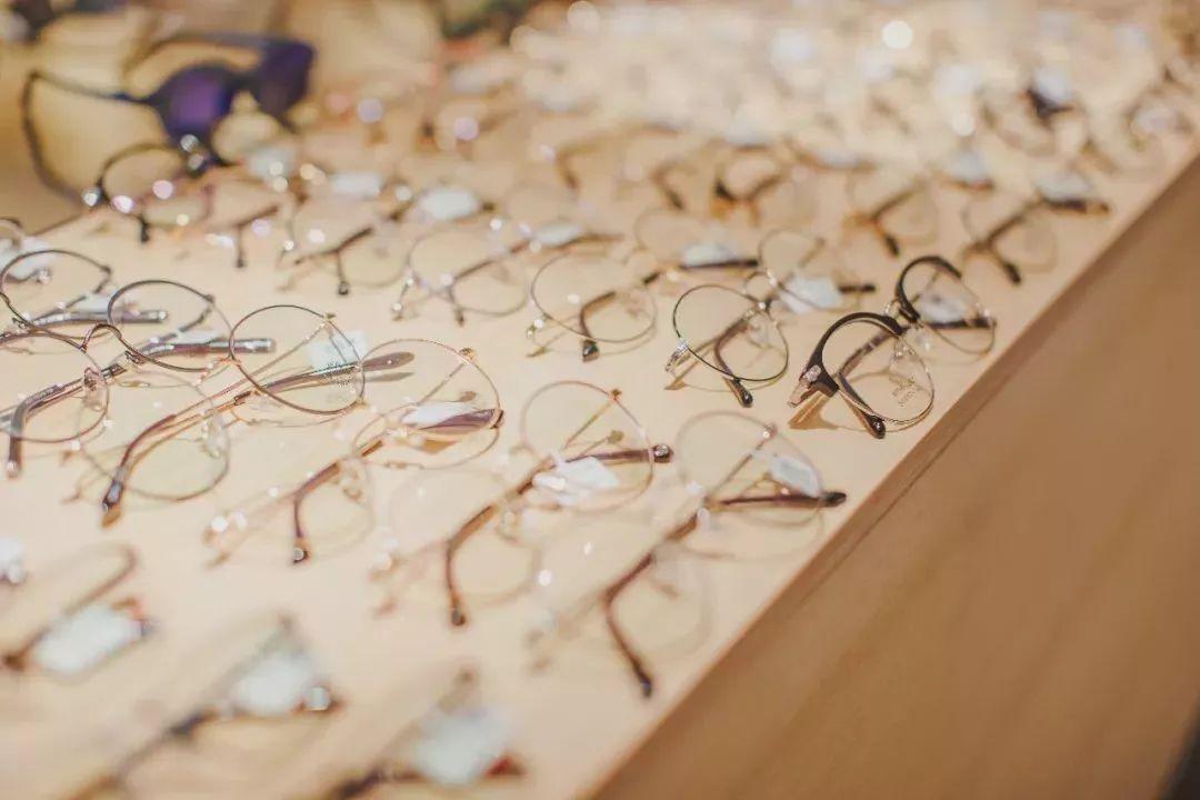 一定要收藏的店铺,高空五星级眼镜店