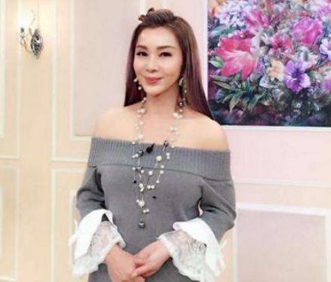 台湾最性感老太太，替前夫赚钱养家，展示健身成果：63岁身材傲人