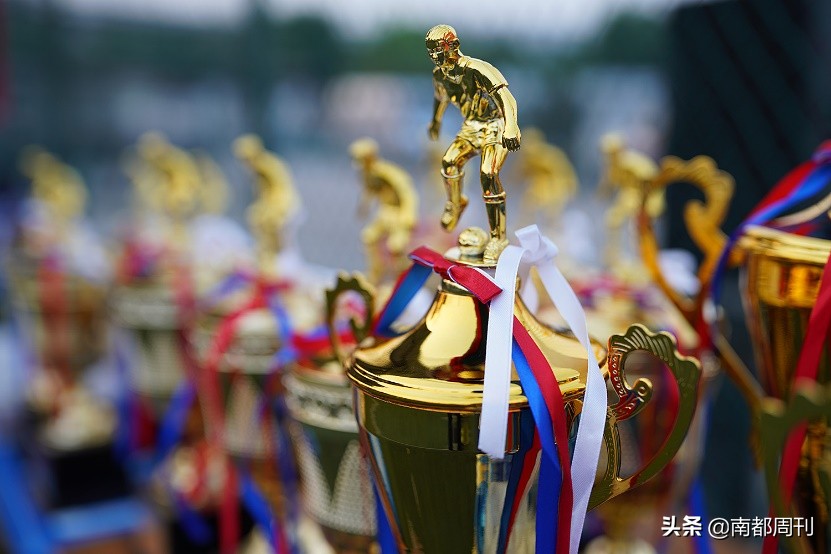 许家印恒大足球队2018,许家印夺冠国青