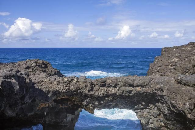 中国护照越来越值钱,中国护照免签2024汇总