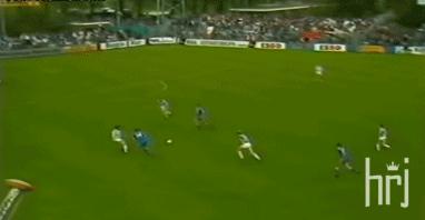 足球史上最全能支点中锋!他可以在中锋、前腰和边锋之间无缝衔接!