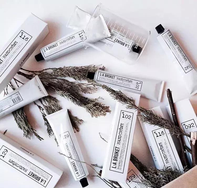 虽然脸蛋值千金，可别让双手出卖了你的生活状态