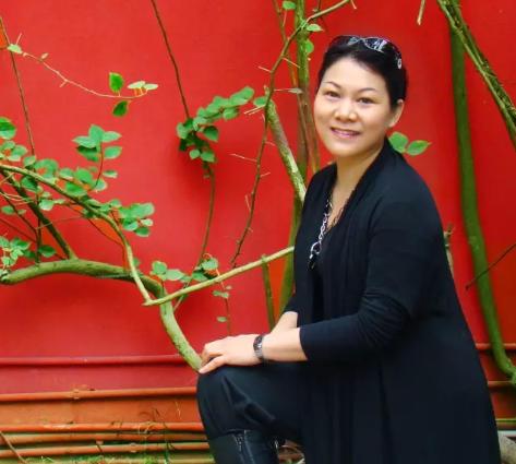 厉害！连续12年为春晚设计演出服，湖北这位女专家作品登上央视