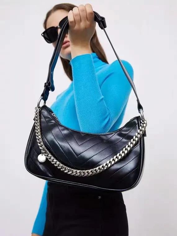 快时尚品牌zara的stp分析,ur优衣库和zara哪个好