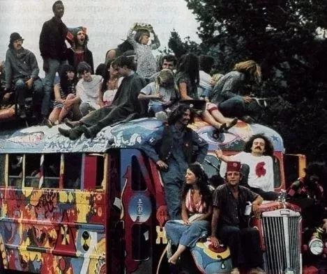 为消灭一名越南*击狙**手，美军动用整个炮兵团狂轰滥炸了一整晚