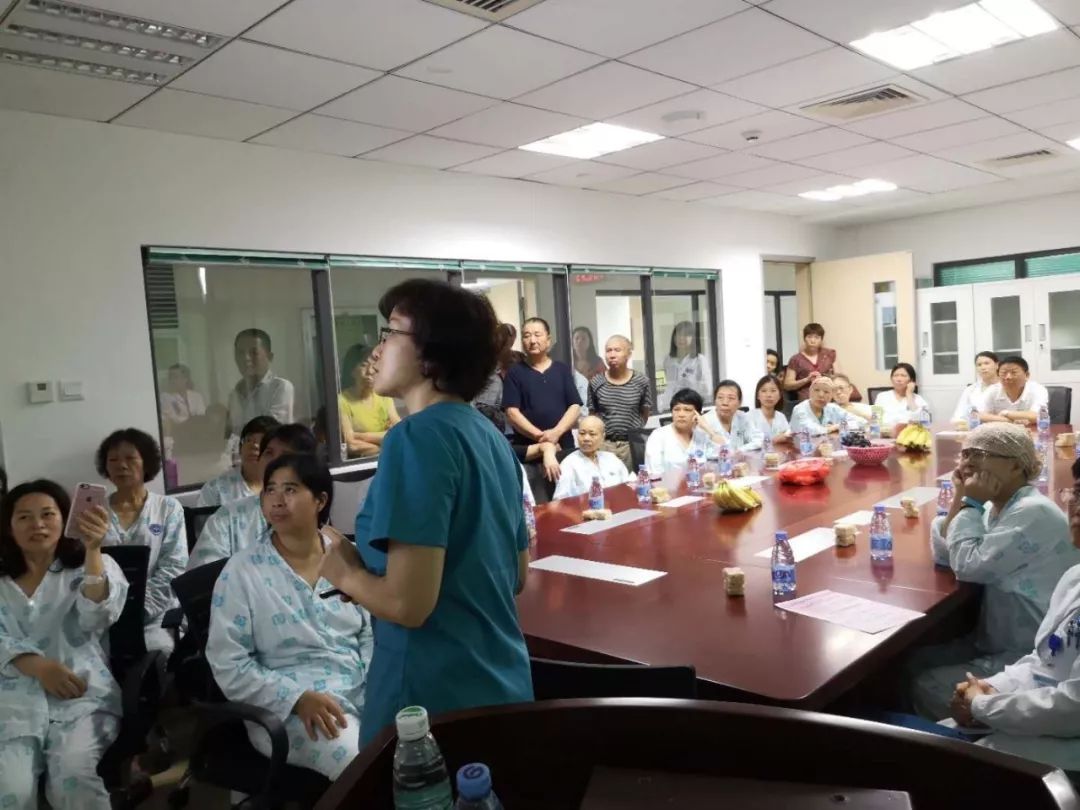 崴脚后意外发现肿瘤，肿瘤门诊故事多，听医生说句心里话