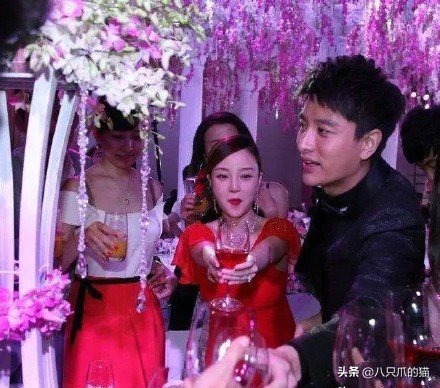 杨幂婚礼敬酒礼服图片大全,杨幂婚礼敬酒礼服