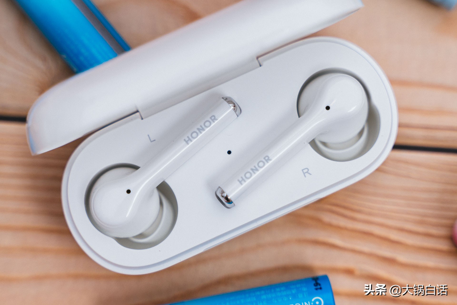 荣耀耳机earbuds2se怎么开启降噪,荣耀降噪蓝牙耳机推荐主动降噪