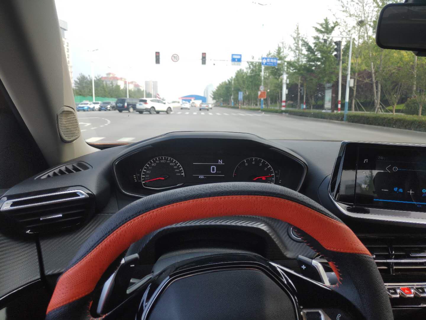 法式不屑是谁,深蓝色东风标致2008