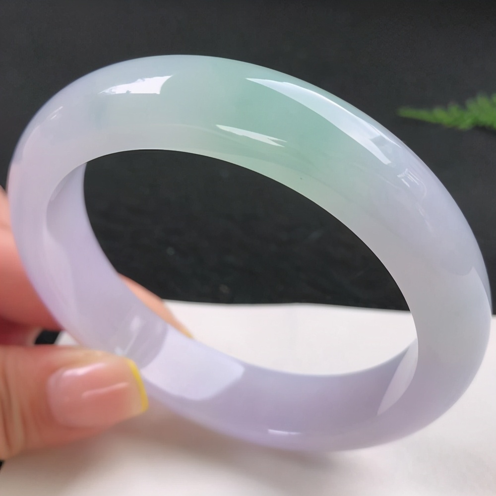 翡翠手镯怎么选比较好,翡翠手镯如何挑种水