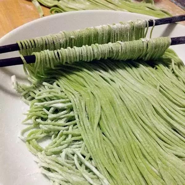 孩子偏食不爱吃蔬菜怎么补充营养,孩子每天一点蔬菜不吃该怎么办