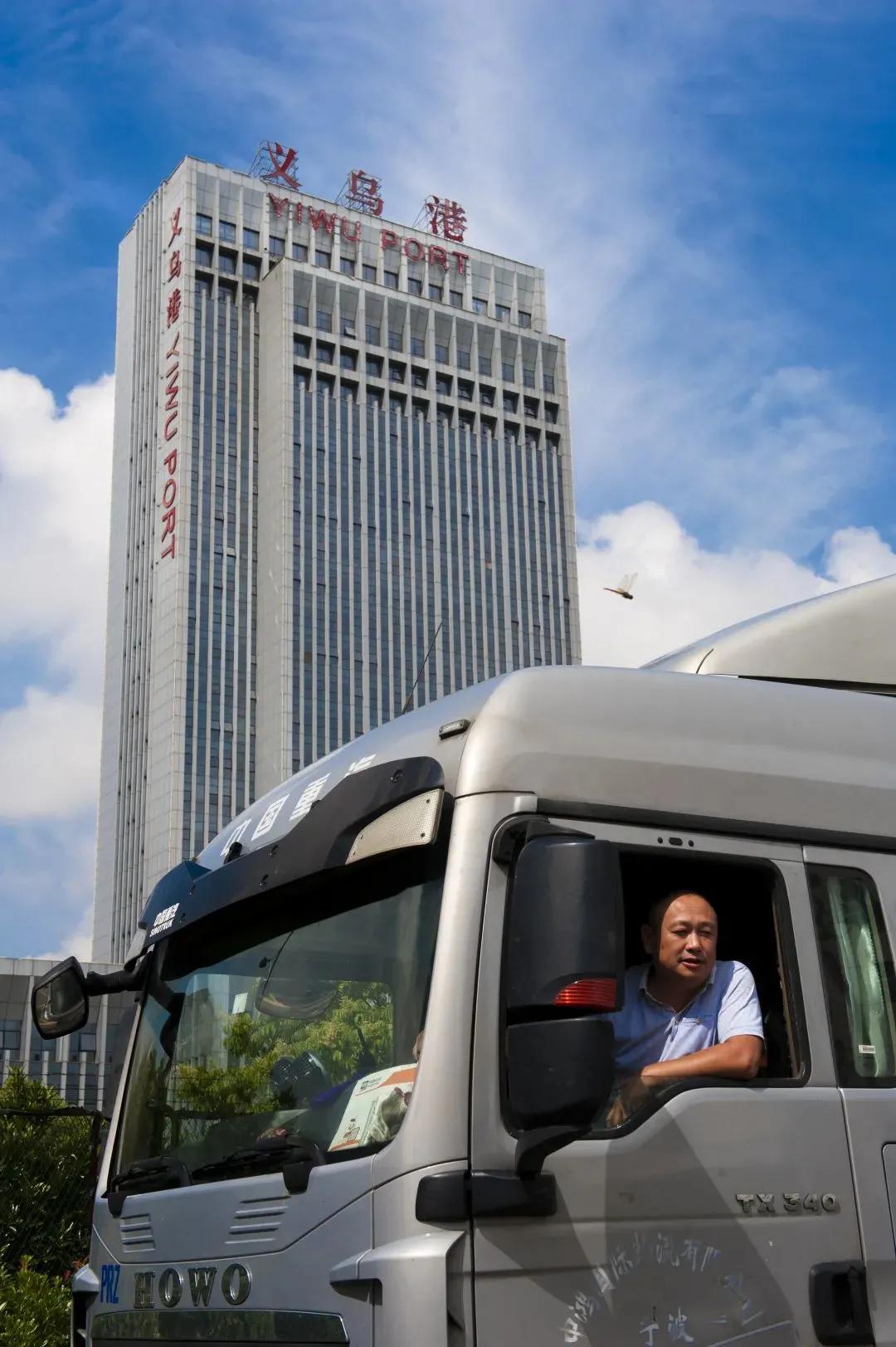 世界就在脚下,世界就在