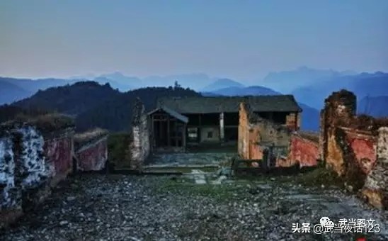 1975年在武当山回龙观被烧死的黎道长(坤道)