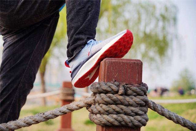 小米跑鞋对比李宁赤兔4,小米跑鞋对比阿迪