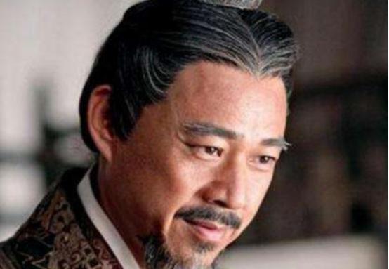 曹操说出身寒门不是耻辱能屈能伸,曹操能屈能伸方为大丈夫事例