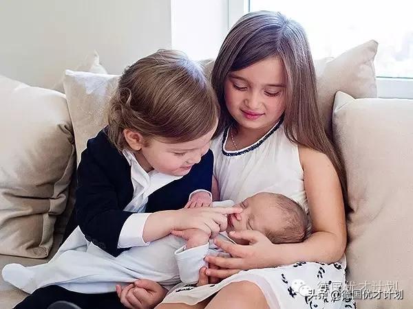 疫情之下，这个最靠谱的美国女婿为何被喷