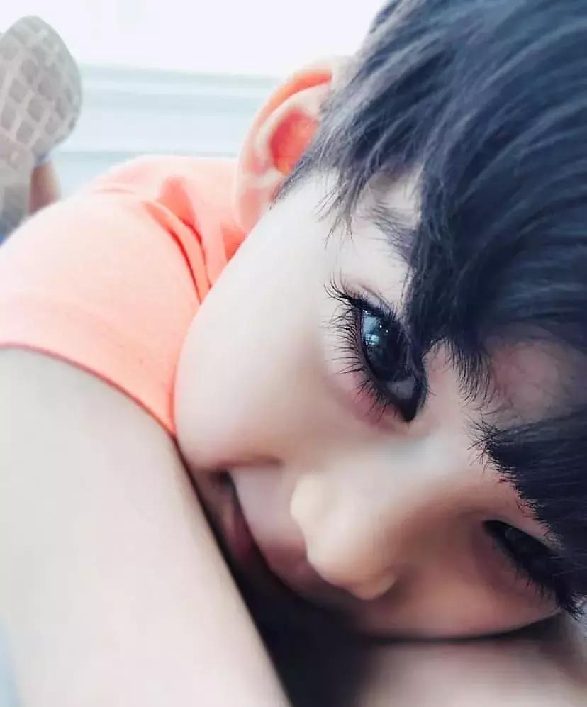 ins最火的“潮童”|5岁迷倒众生，10岁创立个人潮牌....