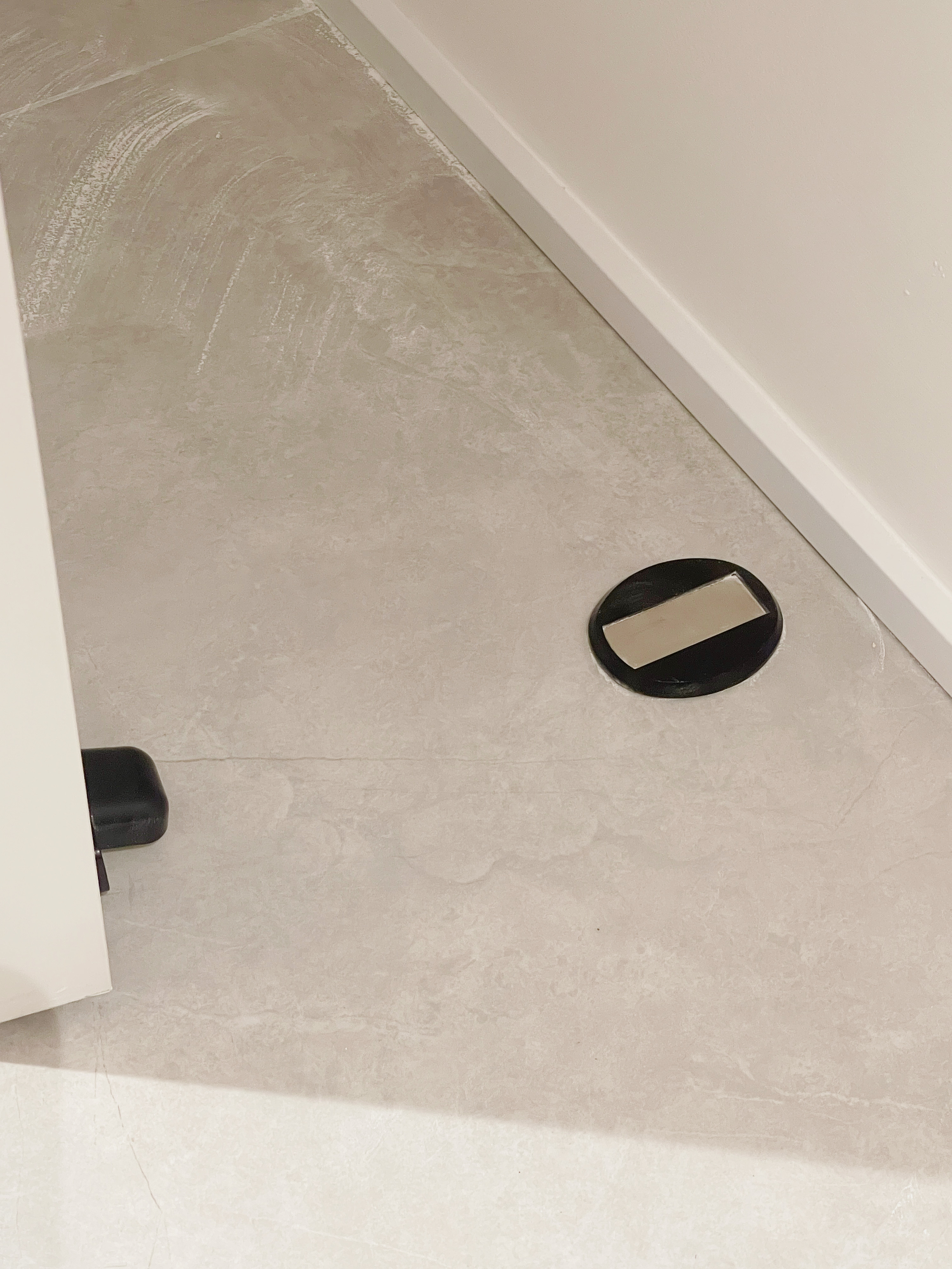 纯白平板门好吗,极简铝合金平板门