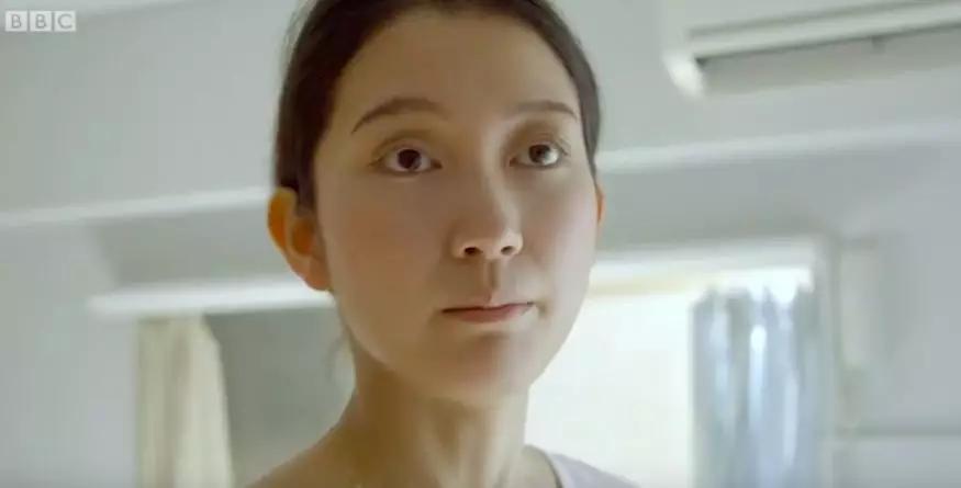 *服务性**扎堆的日本街头，只有她被骂荡妇