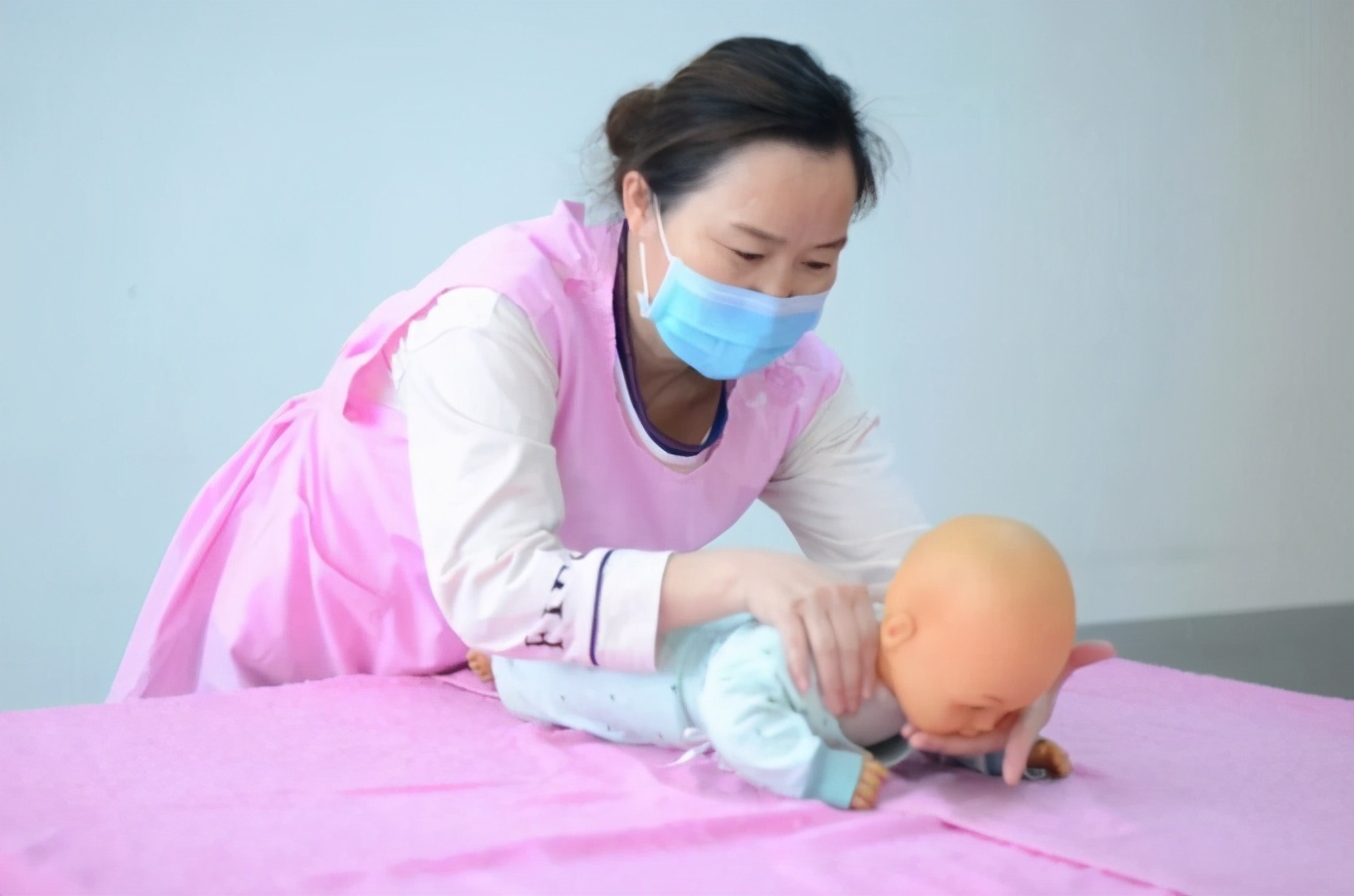 为30万妇女提供就业、入职宣誓提升职业认同感...“妇字号”家政企业这样打造“湘女”名片