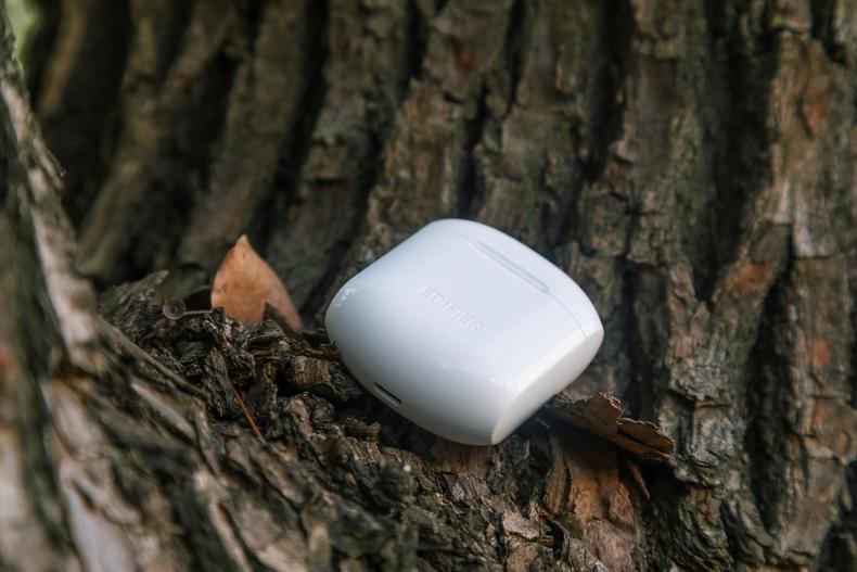 200块的有线耳机相当于无线耳机,200块的耳机跟50的耳机一样