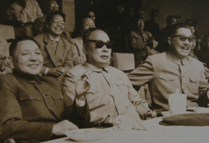 伟人足球情结:毛*东泽**踢门将,陈毅踢中锋,贺龙打造亚洲足球劲旅