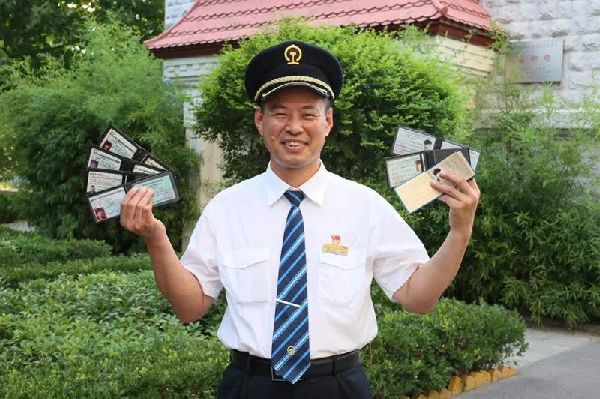 手握7本火车驾照却拿不到小客车驾照？竟是因为这个