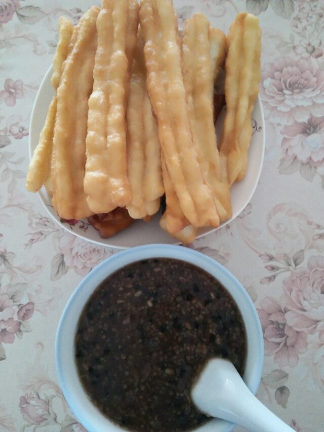 油条最好吃的做法根根蓬松,油条怎么做才酥脆好吃又简单