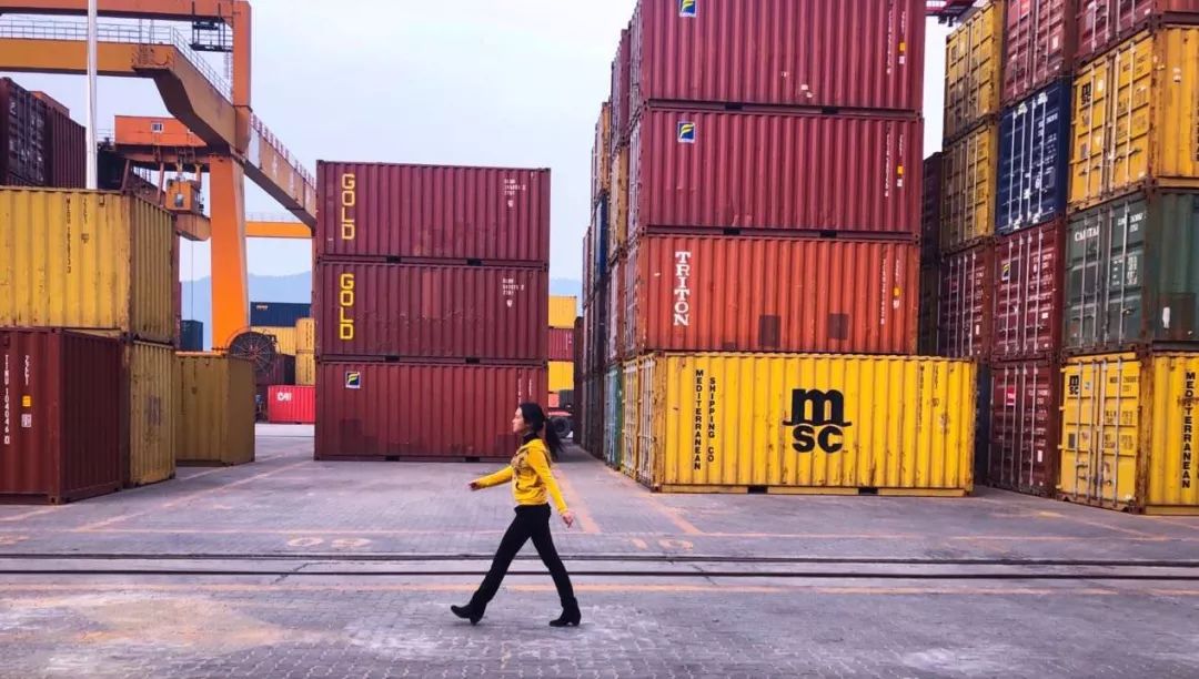 叫醒,哄睡,陪玩……中国超2亿单身,正在悄悄享受这些服务