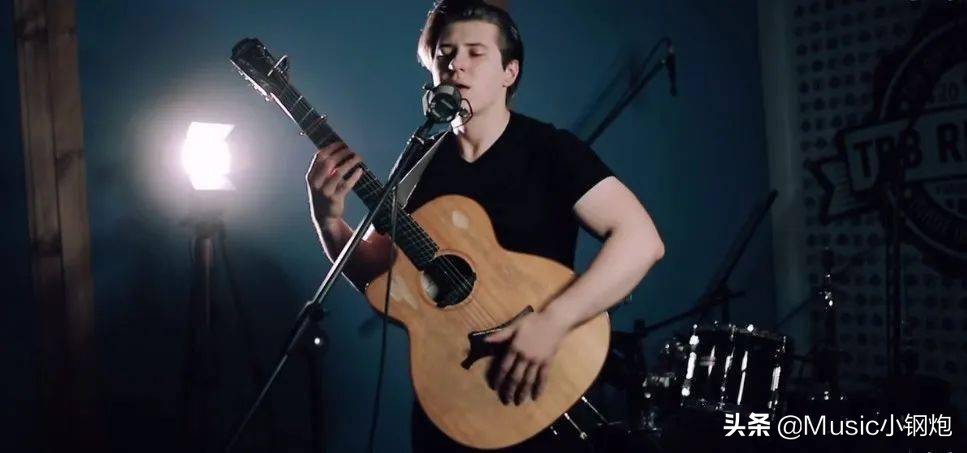 这琴好帅，不，这人好听，完了这人好强我的语言系统混乱了