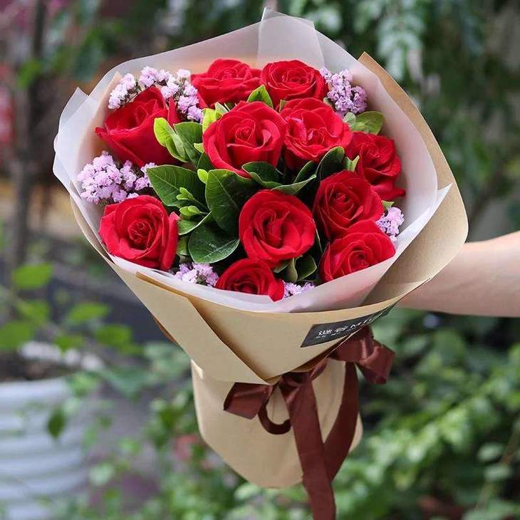 荆报鲜花坊，爱你花束，红玫瑰+栀子叶+勿忘我，78元空运全国包邮