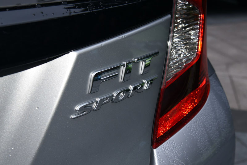 8万块的平民超跑买飞度不如选它,纯市区代步飞度到底值不值得买