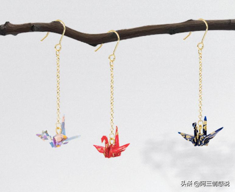 情侣女生给男生送什么礼物好,刚谈恋爱送女生什么礼物比较好