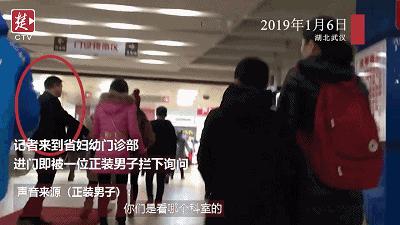 医院门口都有什么人,医院门口一群人