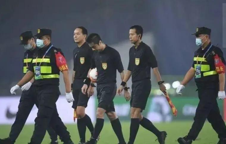 这是有多大的仇,名哨金京元被殴打