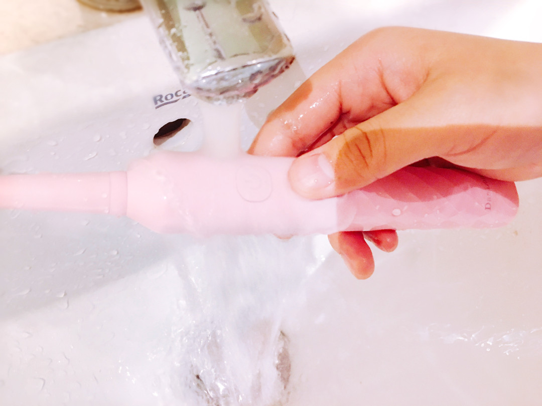 牙齿变黑变黄用什么清洗,牙齿发黄有牙垢用什么牙膏