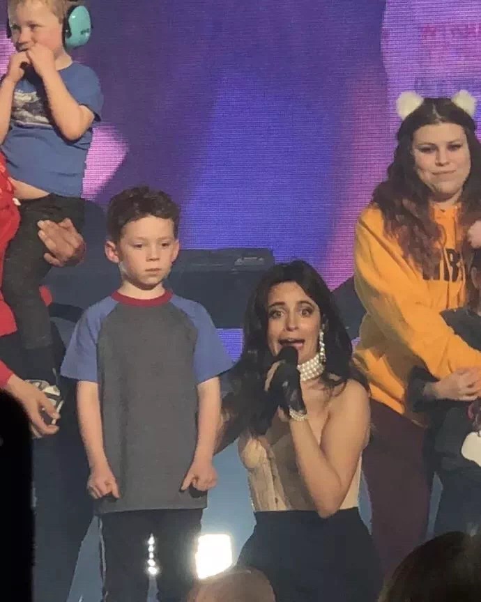 退圈读书、捞快钱、疑似“秃顶”，“表情包”萌娃现状大不同