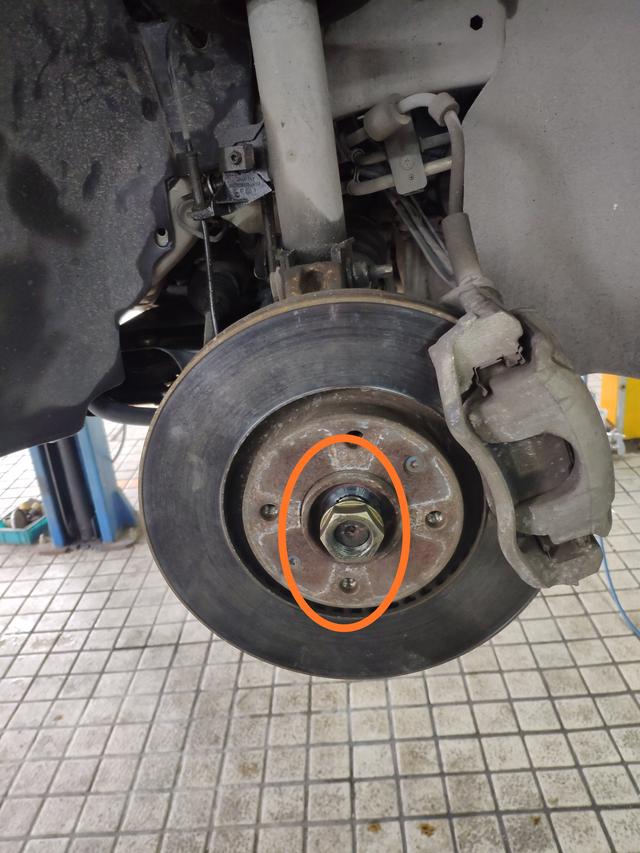 标致308换完球笼防尘套后加油抖动,标致308换外球轮罩