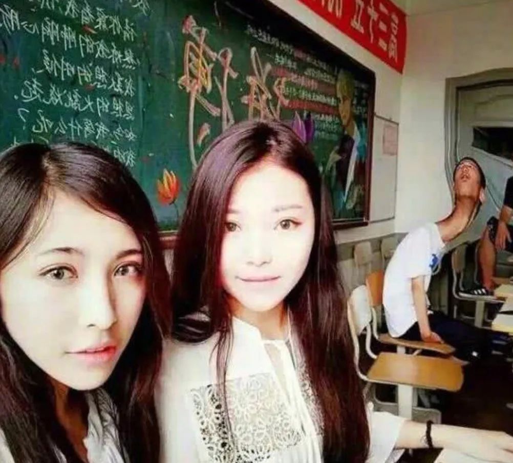 买翡翠原石怎么弄成成品,500块的翡翠网购