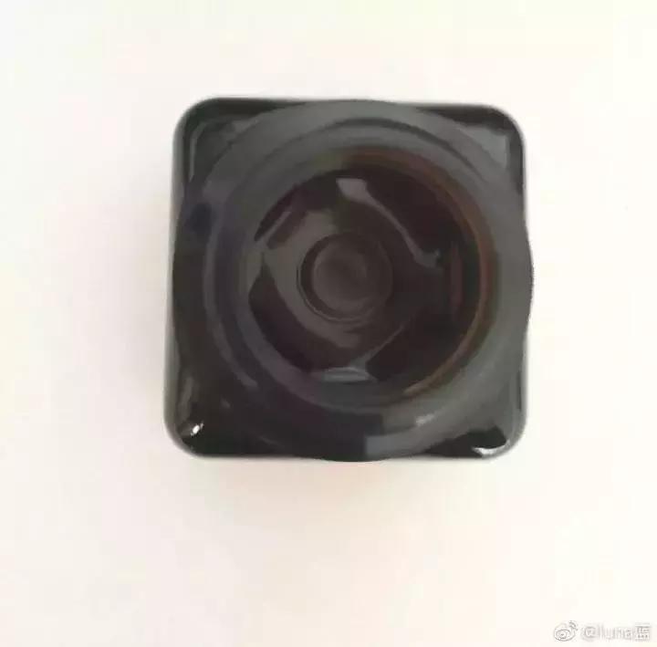 lv包为什么瑕疵这么多,10年不褪色的lv包是真的吗