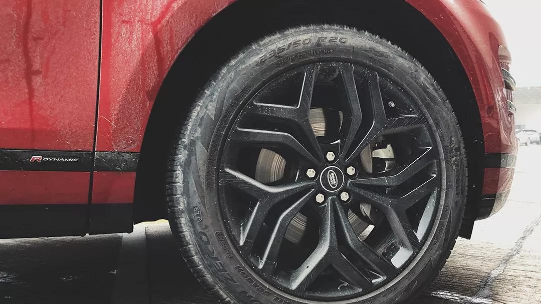 极光和三系宝马哪个值得入手,路虎极光和3系哪个值得买