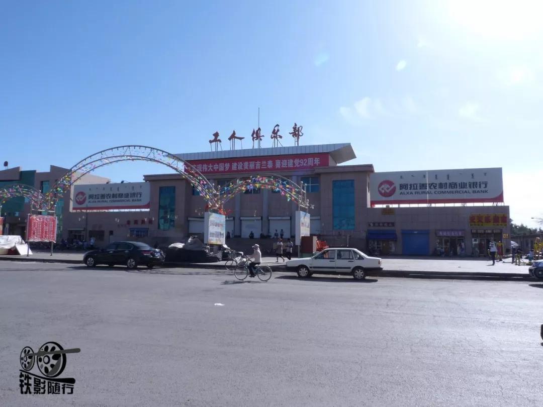 铁影｜穿越沙漠的“混编列车”——吉兰泰铁路运转记