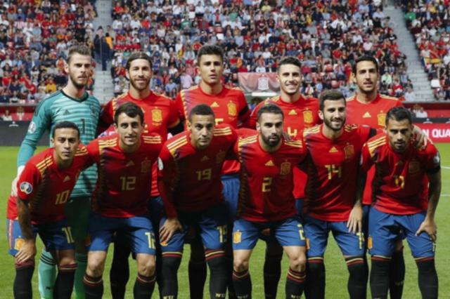 不是球星变少了，而是固定的战术体系，导致球员的风格趋向一致