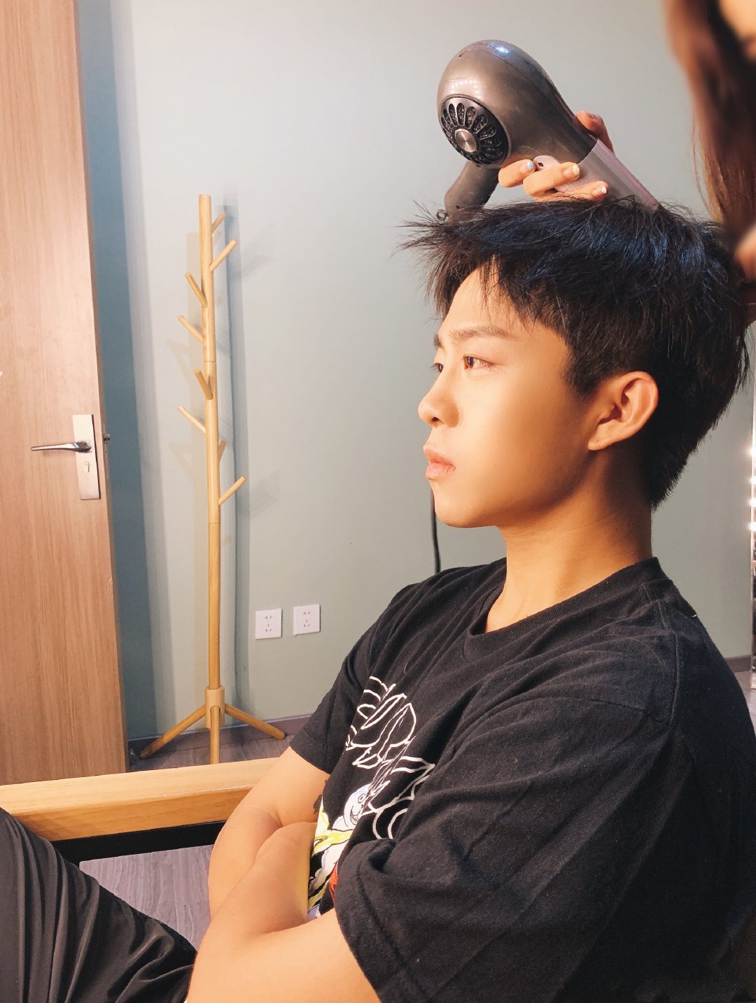 烧饼连续被两位师弟捉弄，副总两词总结到位，头九的群口有希望吗